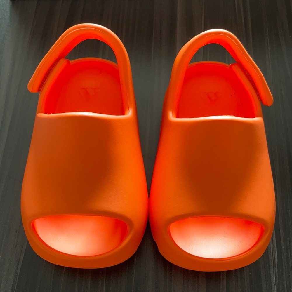 Adidas Yeezy Slide Enflame orange toddler size 5